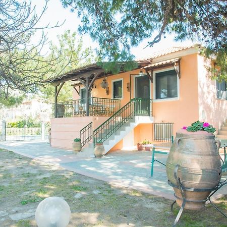 Villa Pefka Nikiti  Exteriör bild