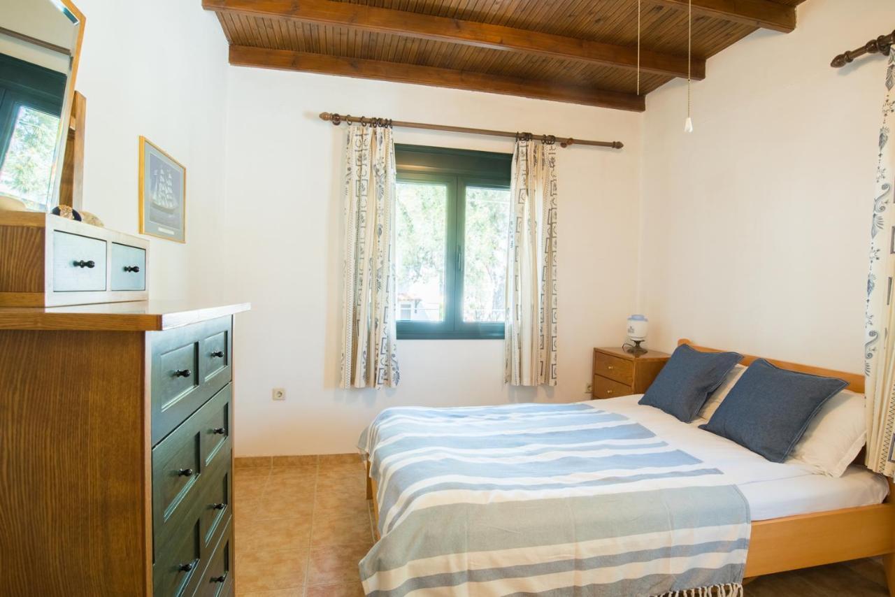 Villa Pefka Nikiti  Exteriör bild