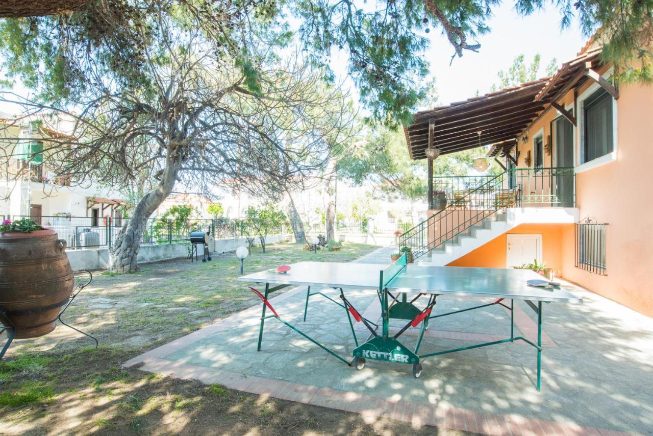 Villa Pefka Nikiti  Exteriör bild